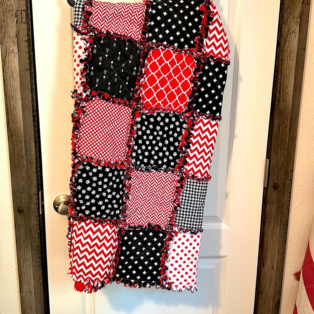 Quilted lap blanket